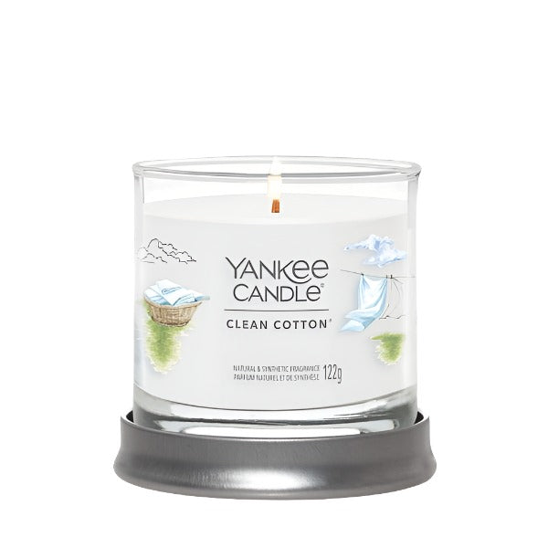 Yankee Candle Signature Small Tumbler 8 x 8 x 7 cm 122g Clean Cotton, Black Cherry, Midsummer Night, Lemon Lavender, Ocean Air, Bayside Cedar, Ice Berry Lemonade, Pink Sands, Amber and Sandalwood, Wild Orchid, Midnight Jasmine.