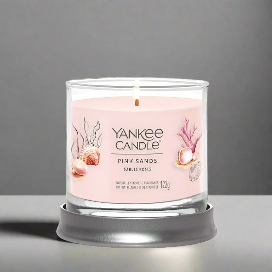 Yankee Candle Signature Small Tumbler 8 x 8 x 7 cm 122g Clean Cotton, Black Cherry, Midsummer Night, Lemon Lavender, Ocean Air, Bayside Cedar, Ice Berry Lemonade, Pink Sands, Amber and Sandalwood, Wild Orchid, Midnight Jasmine.