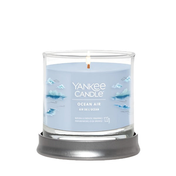 Yankee Candle Signature Small Tumbler 8 x 8 x 7 cm 122g Clean Cotton, Black Cherry, Midsummer Night, Lemon Lavender, Ocean Air, Bayside Cedar, Ice Berry Lemonade, Pink Sands, Amber and Sandalwood, Wild Orchid, Midnight Jasmine.