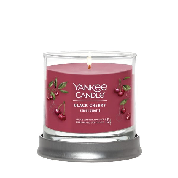 Yankee Candle Signature Small Tumbler 8 x 8 x 7 cm 122g Clean Cotton, Black Cherry, Midsummer Night, Lemon Lavender, Ocean Air, Bayside Cedar, Ice Berry Lemonade, Pink Sands, Amber and Sandalwood, Wild Orchid, Midnight Jasmine.