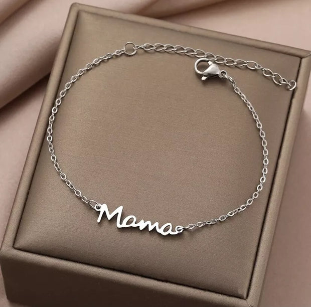 Chic Stainless Steel 'Mama' Letter Pendant Bracelet - Fashionable Gift for Stylish Moms
